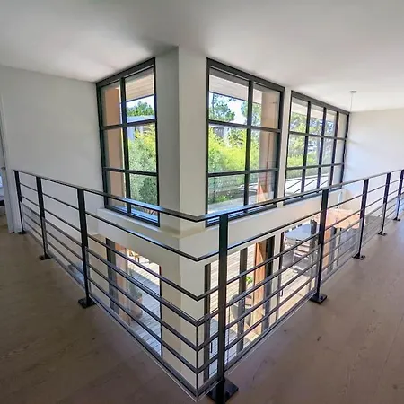 Des Pins : Maison D'architecte Avec Piscine, à 500m Des Plages, Calme Et Ensoleillée Villa Anglet