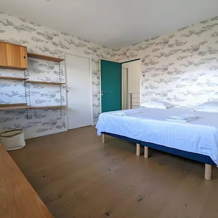 Des Pins : Maison D'architecte Avec Piscine, à 500m Des Plages, Calme Et Ensoleillée Villa Anglet
