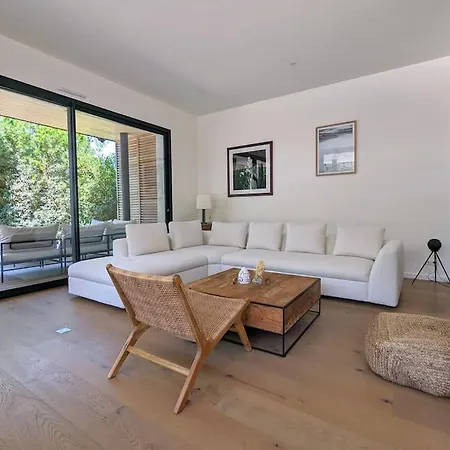 Des Pins : Maison D'architecte Avec Piscine, à 500m Des Plages, Calme Et Ensoleillée *