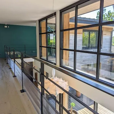 Des Pins : Maison D'architecte Avec Piscine, à 500m Des Plages, Calme Et Ensoleillée Villa *