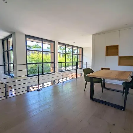 Des Pins : Maison D'architecte Avec Piscine, à 500m Des Plages, Calme Et Ensoleillée Villa Anglet